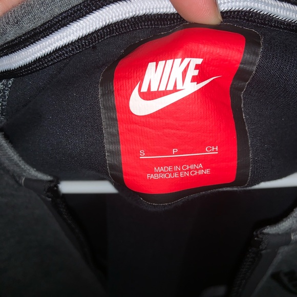 Nike jacket - Picture 2 of 3